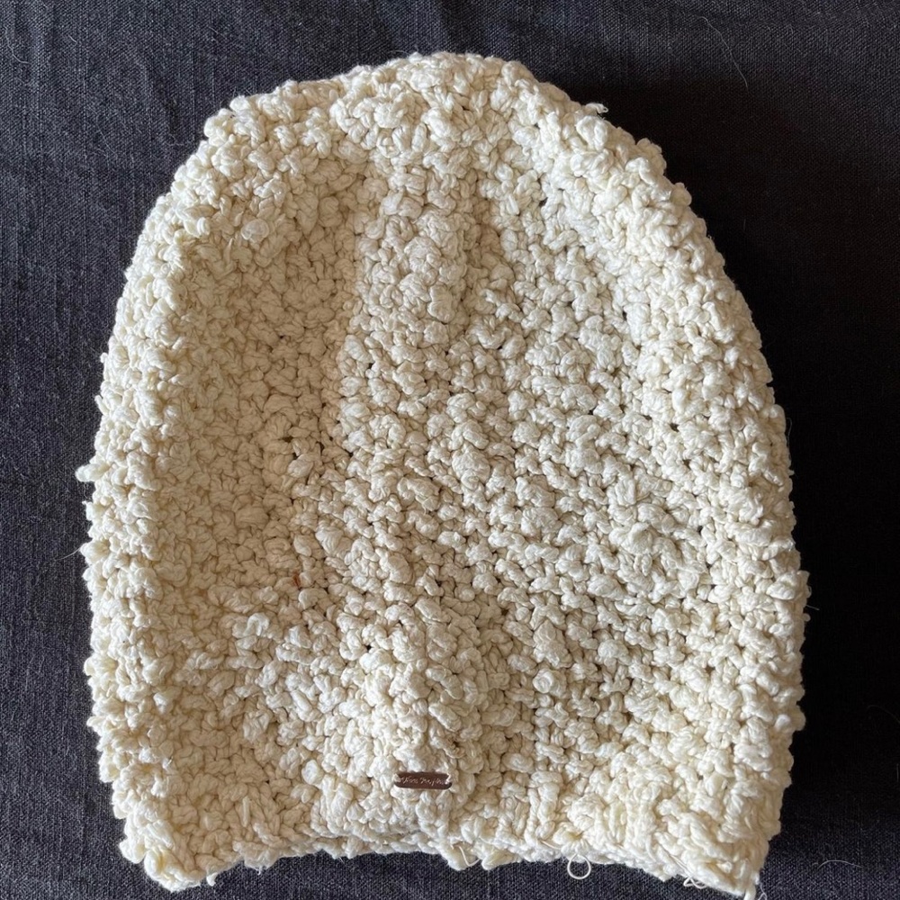 Free People knit beanie! Worn only a couple times!